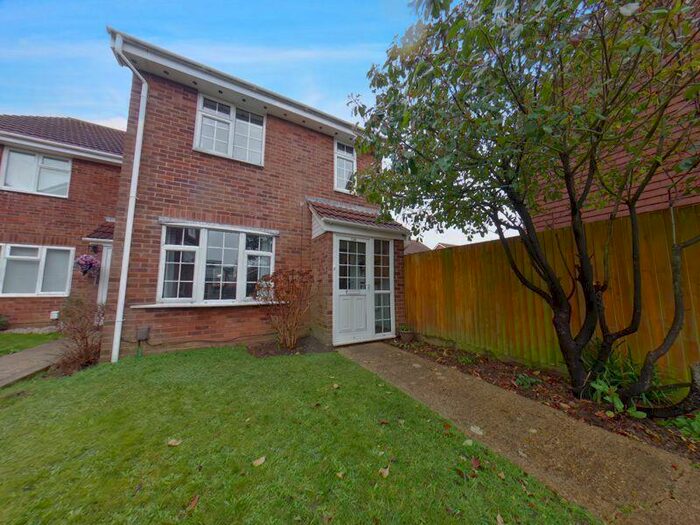 4 Bedroom Semi-Detached House To Rent In Plymouth Drive, Stubbington, Fareham, PO14