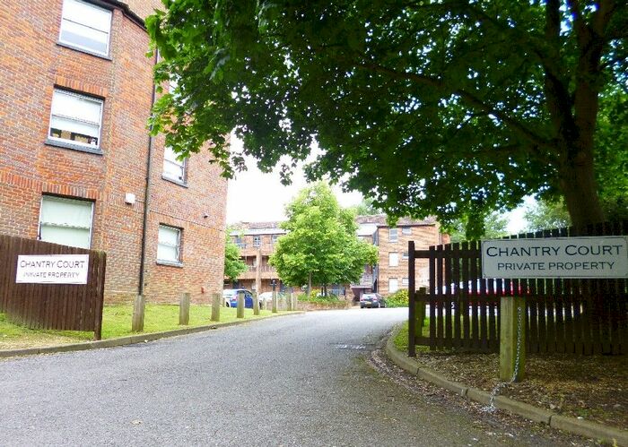 2 Bedroom Flat To Rent In Chantry Court, Woods Avenue, Hatfield, Herts, AL10