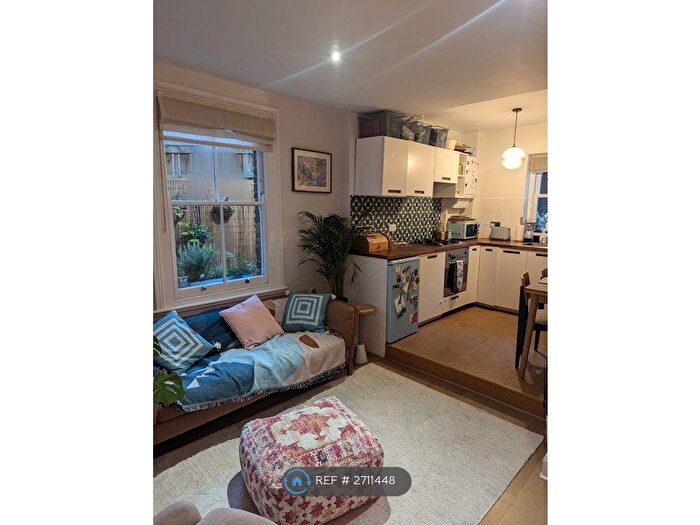 2 Bedroom Flat To Rent In Noel Terrace, London, SE23
