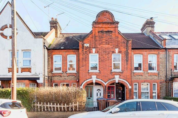 2 Bedroom Flat To Rent In Carr Road, London, E17