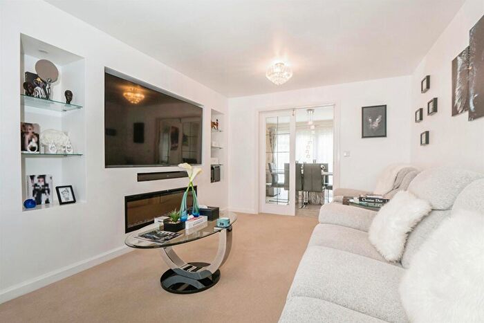 4 Bedroom Detached House For Sale In Cleverley Rise, Bursledon, Southampton, SO31