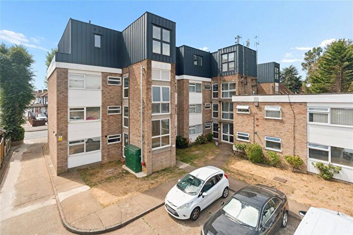 1 Bedroom Apartment For Sale In Neale Court, Upminster Road, Hornchurch, RM11