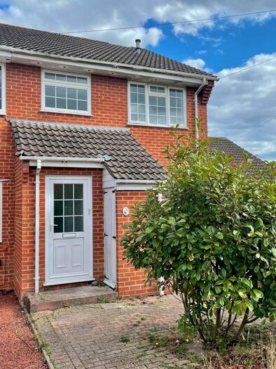 3 Bedroom Property To Rent In Copper Beech Gardens, Bournemouth, BH10