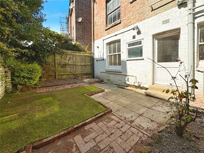 1 Bedroom Flat For Sale In Lime Hill Road, Tunbridge Wells, Kent, TN1