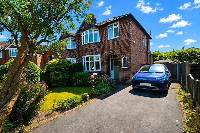 3 Bedroom Semi Detached House For Sale In Whitegate Park, Flixton, M41