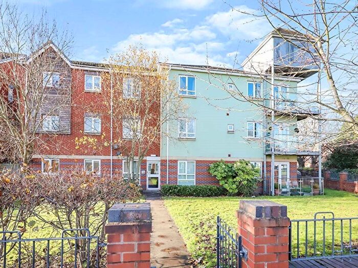 2 Bedroom Flat To Rent In Hurstbourne Crescent, Wolverhampton, WV1