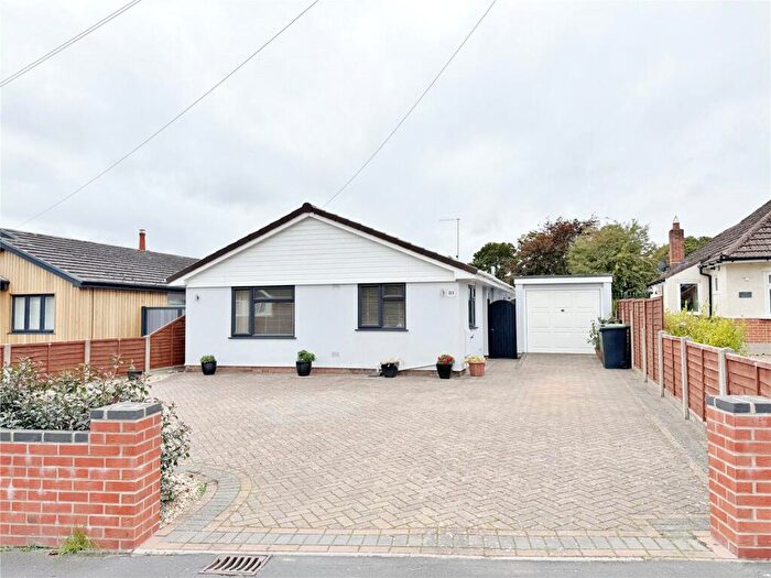 2 Bedroom Bungalow For Sale In Woodlinken Drive, Verwood, Dorset, BH31