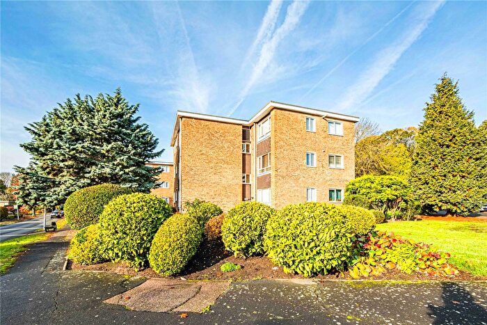 1 Bedroom Flat To Rent In Champneys, Upper Hitch, Carpenders Park, Herts, WD19