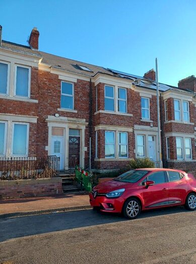 4 Bedroom Flat To Rent In Rectory Road, Gateshead, Tyne And Wear, NE8