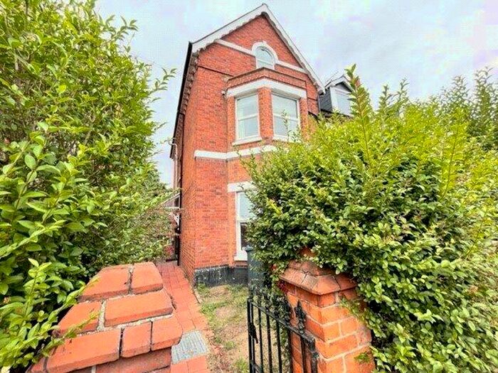 2 Bedroom Apartment To Rent In College Road, Reading, Berkshire, RG6