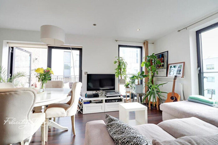 2 Bedroom Flat To Rent In Axio Way, London, E3
