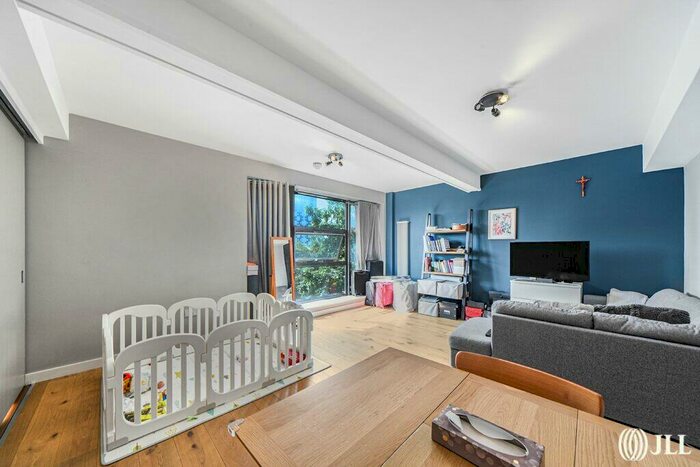 2 Bedroom Apartment To Rent In Channelsea Road, London, E15