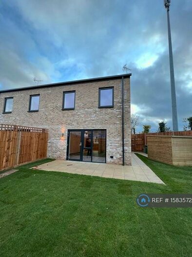 3 Bedroom Semi-Detached House To Rent In Leah Manning Close, Cambridge, CB1