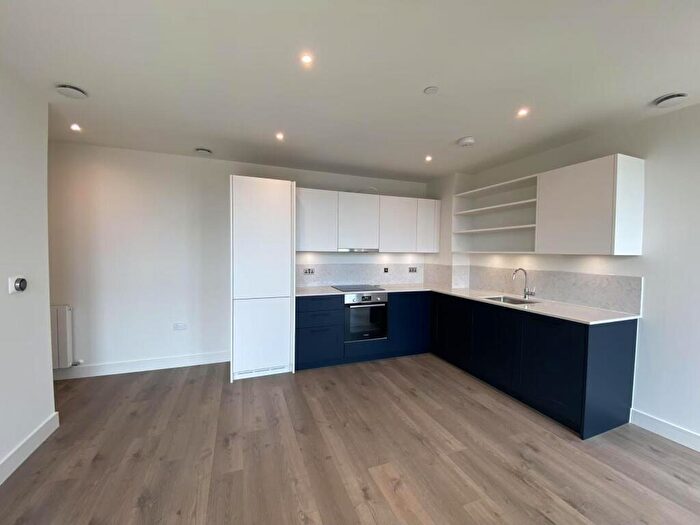 2 Bedroom Apartment To Rent In Twelve Trees Park, Menara Point, E16