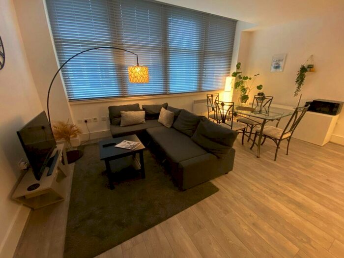 2 Bedroom Apartment To Rent In Tower Building, L3