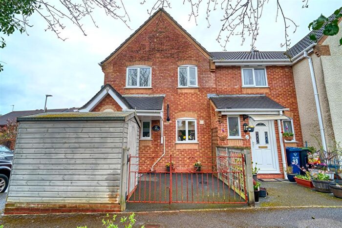 3 Bedroom End Of Terrace House For Sale In Horsefields, Gillingham, SP8