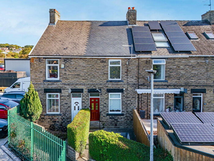 3 Bedroom Terraced House For Sale In Spark Lane, Mapplewell, Barnsley, S75