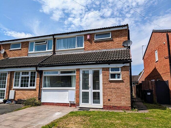 3 Bedroom Semi-Detached House To Rent In Wellman Croft, Selly Oak, Birmingham, B29