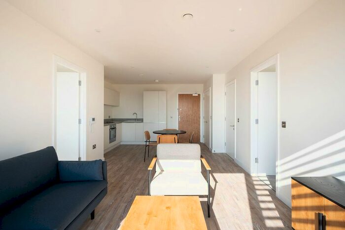 1 Bedroom Flat To Rent In Gillingham Gate Road, Chatham, ME4