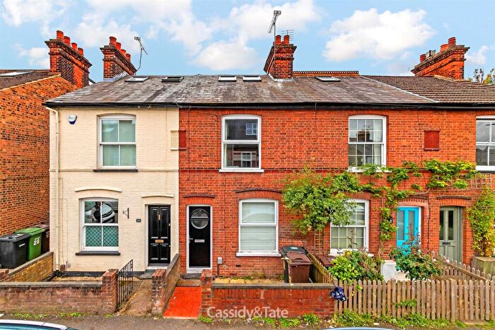 3 Bedroom Terraced House For Sale In Castle Road, St. Albans, AL1