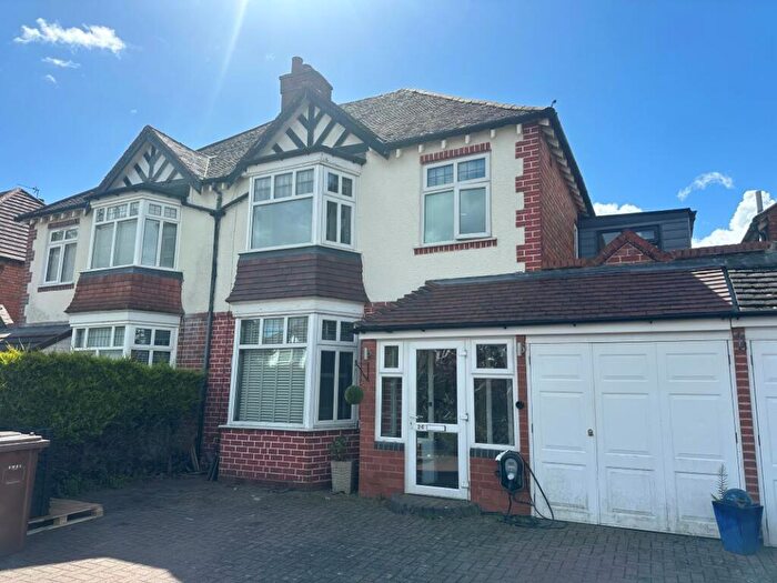 3 Bedroom Semi-Detached House For Sale In Westbourne Road, Solihull, B92