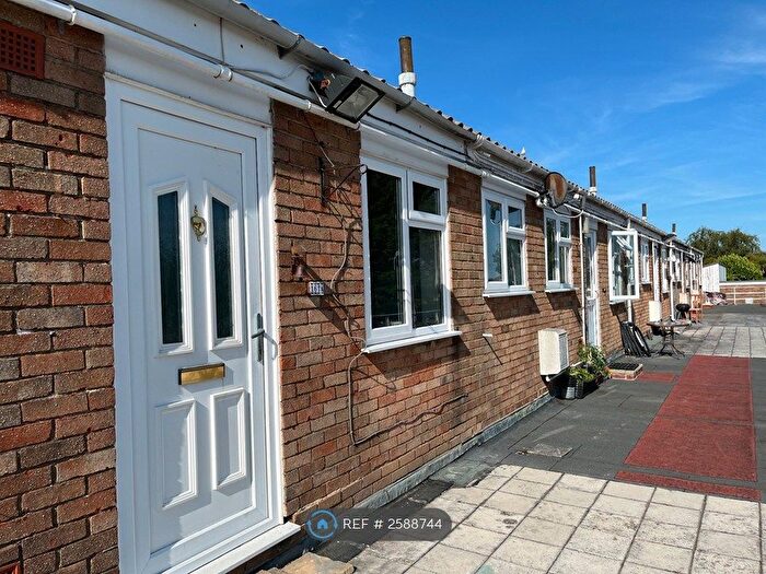 2 Bedroom Flat To Rent In Privett Road, Gosport, PO12