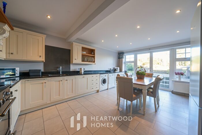 3 Bedroom Detached Bungalow For Sale In Robert Avenue, St. Albans, AL1