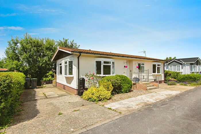 3 Bedroom Park Home For Sale In Bedwell Park, Witchford, Ely, CB6