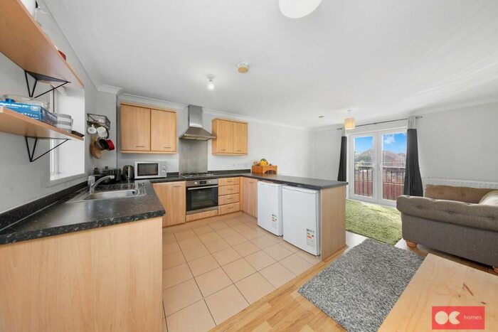 1 Bedroom Flat To Rent In Piper Way, Ilford, IG1