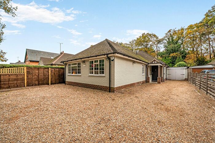 4 Bedroom Bungalow For Sale In Coldharbour Lane, Pyrford, GU22