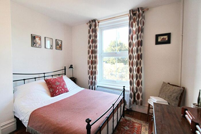 3 Bedroom Terraced House For Sale In Exeter Street, Salisbury, SP1