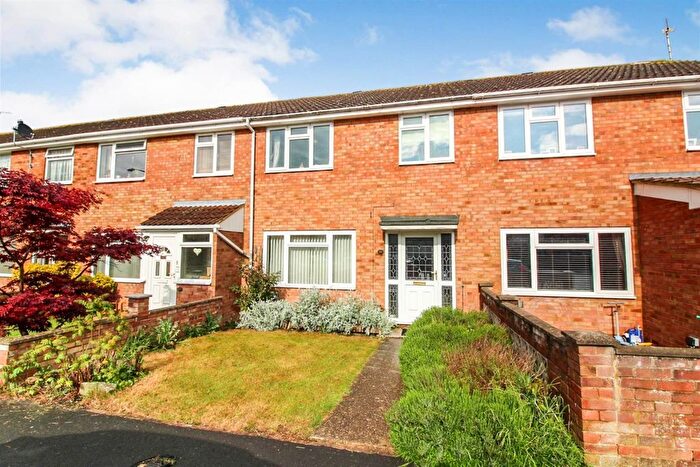 3 Bedroom Property To Rent In Carey Close, Aylesbury, HP21