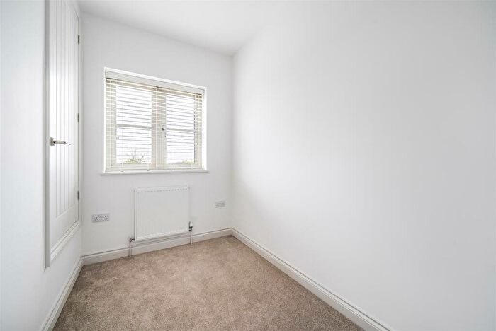 3 Bedroom Terraced House For Sale In Greenway, Eastcote, NN12