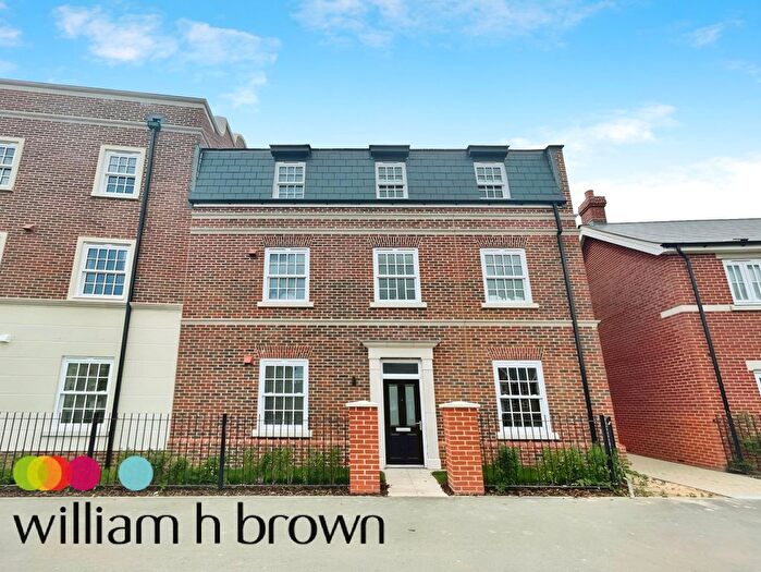 2 Bedroom Flat To Rent In Wildeve Avenue, Colchester, CO4