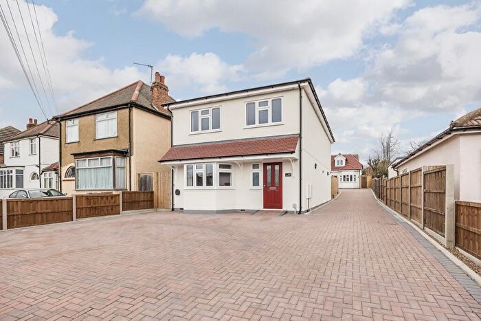 4 Bedroom Detached House To Rent In Blackfen Road Sidcup, DA15