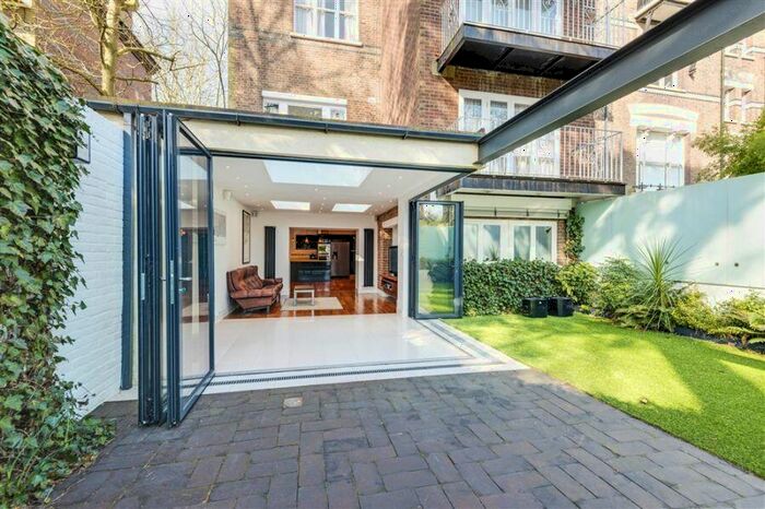 2 Bedroom Flat To Rent In Fitzjohns Avenue, Hampstead, London, NW3