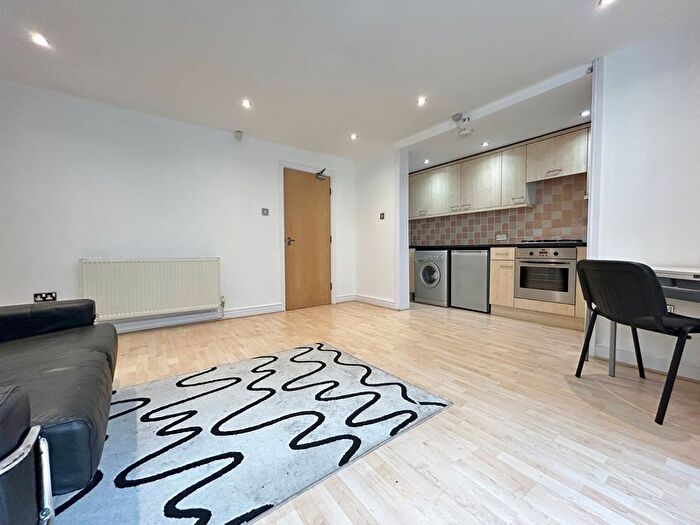 1 Bedroom Flat To Rent In Meanwood Road, Meanwood, Leeds, LS7