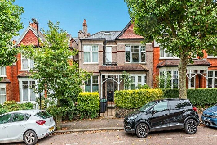 2 Bedroom Flat To Rent In Firs Avenue, Muswell Hill, N10