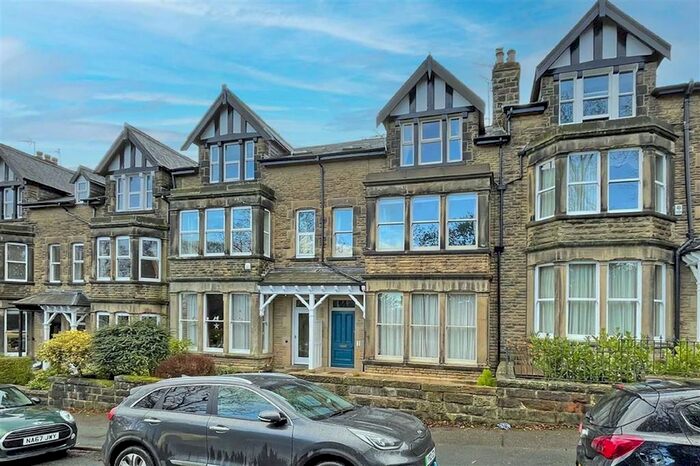 3 Bedroom Flat To Rent In Harlow Moor Drive, Harrogate, North Yorkshire HG2