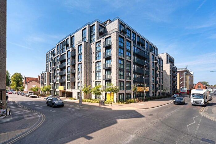3 Bedroom Apartment To Rent In Herschel Street Slough, SL1