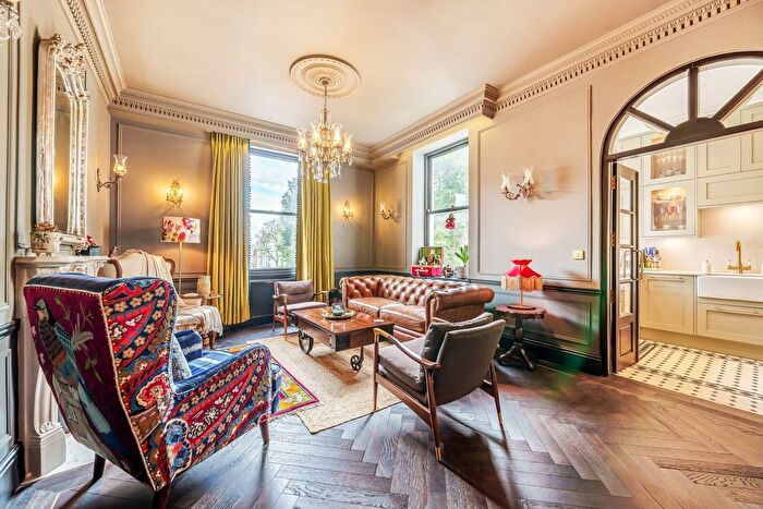 2 Bedroom Flat To Rent In Wetherby Gardens, South Kensington, London, SW5