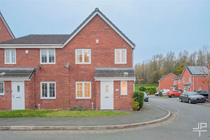 4 Bedroom Semi-Detached House To Rent In Ledgard Avenue, Leigh, WN7