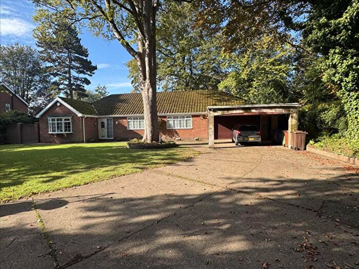 4 Bedroom Detached Bungalow For Sale In Woodrow Park, Scartho, Grimsby, DN33