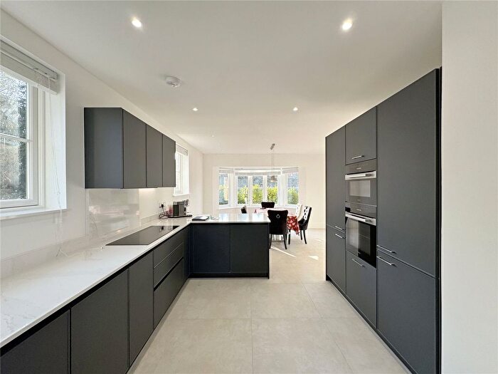 4 Bedroom Detached House To Rent In Whistler Drive, Barnet, EN4