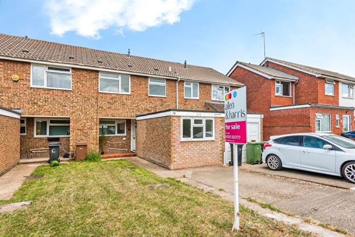 4 Bedroom Terraced House For Sale In Nash Drive, Abingdon, OX14