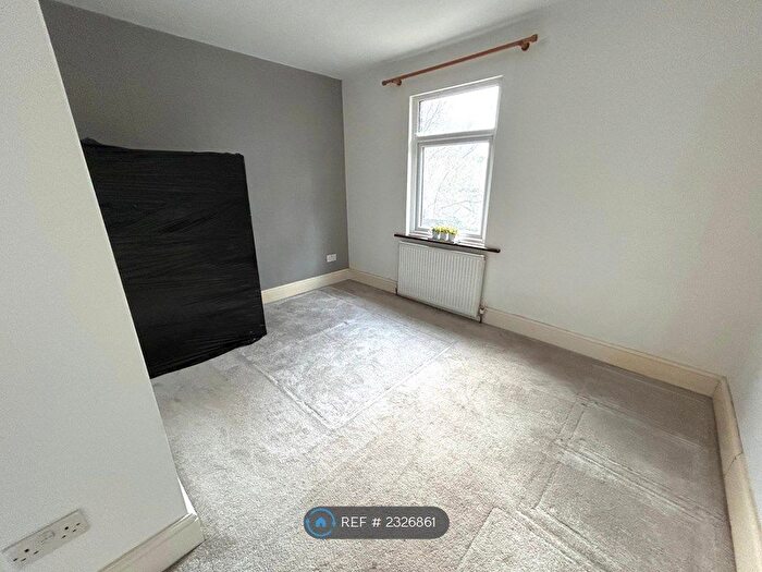 2 Bedroom End Of Terrace House To Rent In Railway Terrace, Kings Langley, WD4