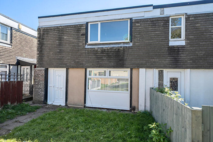 2 Bedroom Terraced House For Sale In Woodbridge Green, Leeds, LS6