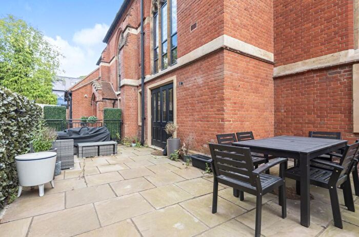 1 Bedroom Flat To Rent In Holden Road, Woodside Park, N12
