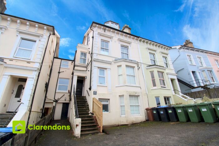 2 Bedroom Flat To Rent In Upper Bridge Road, Redhill, Surrey, RH1