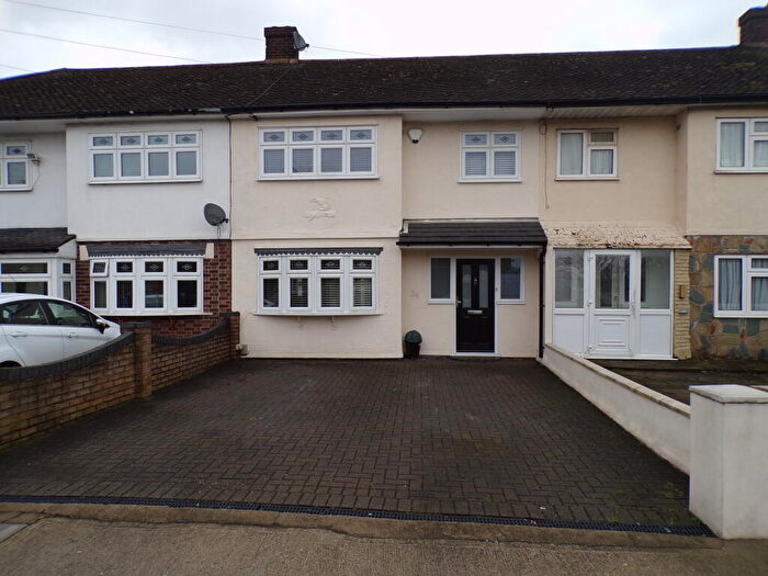 3 Bedroom House To Rent In Stanley Road, RM13